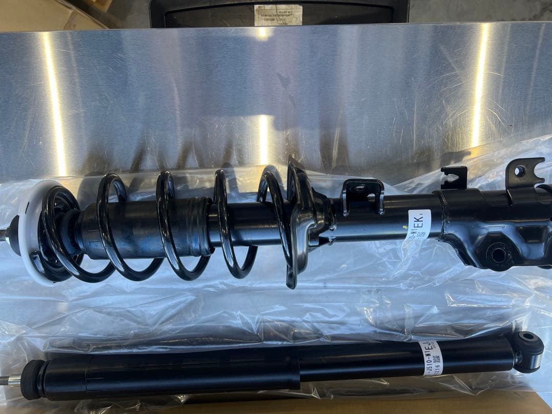 n-one RS Nワン　JG3 新車外し純正ショック ホンダ JG3 N-ONE RS 純正 サスペンションキット ショック