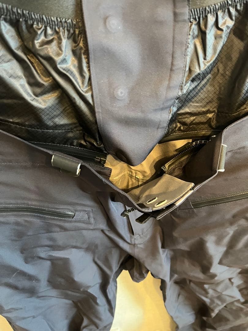 定価62,640】mountainofmoods/防水パンツ - メルカリ