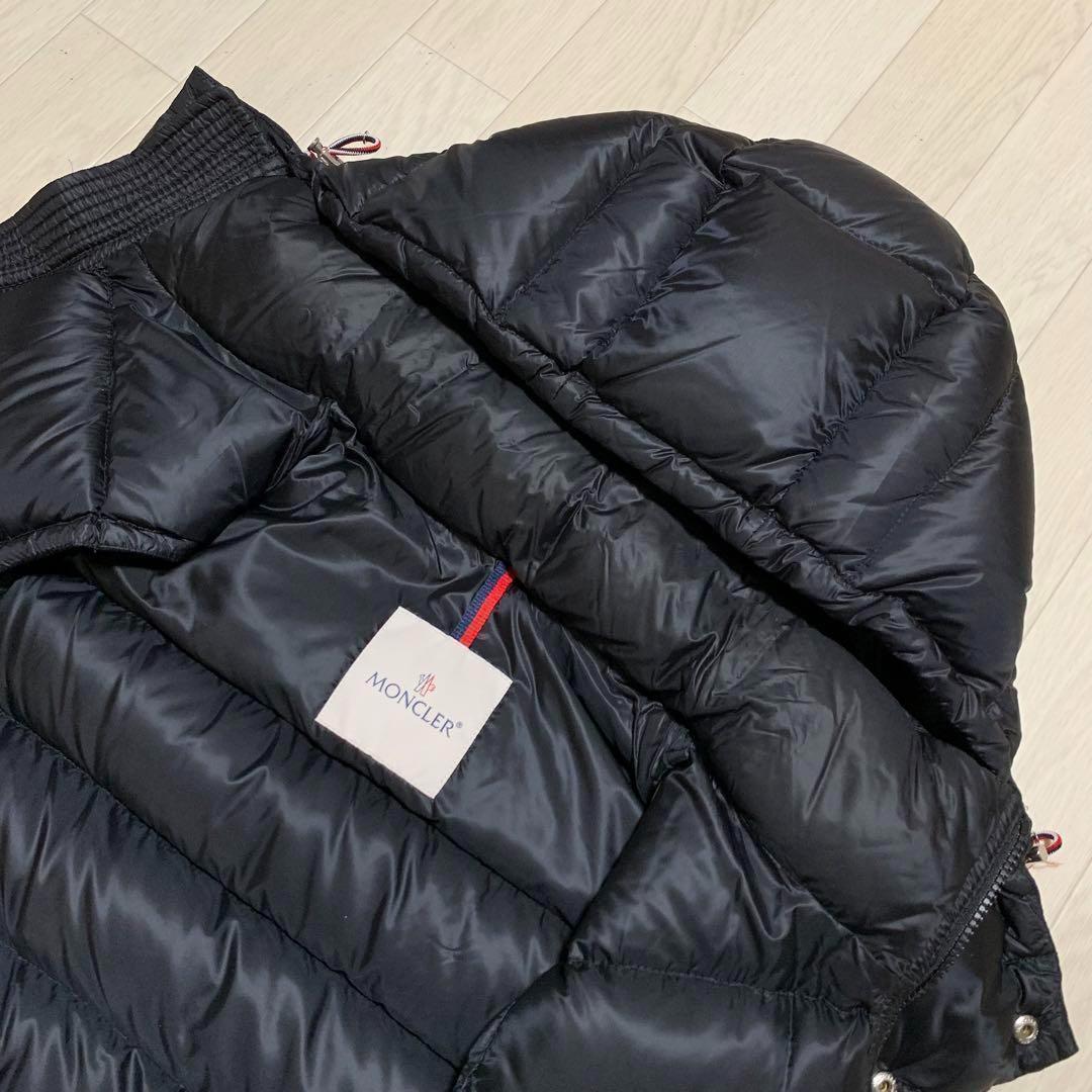 美品☆モンクレール GERS ダウンベスト ワッペン ブラック 4D52 - メルカリ
