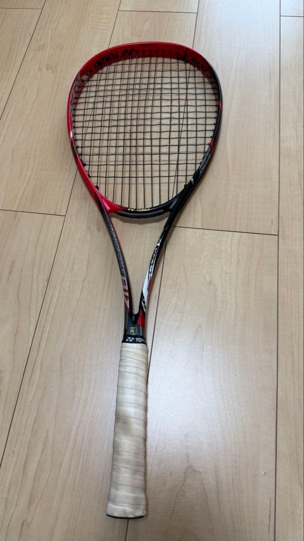 ヨネックス　ナノフォース8Vレブ　フレイムレッド ナノフォース8V REVがカラーリニューアル！【NANOFORCE 8V REV