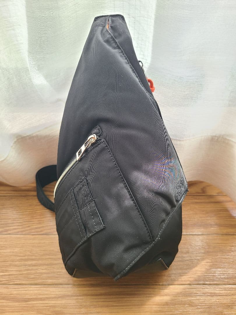 LOEWE　ロエベ　アントンスリング　クロスボディーバック　メンズ LOEWE ロエベ クロスボディバッグ/スリングバッグ/ANTON SLING メンズ