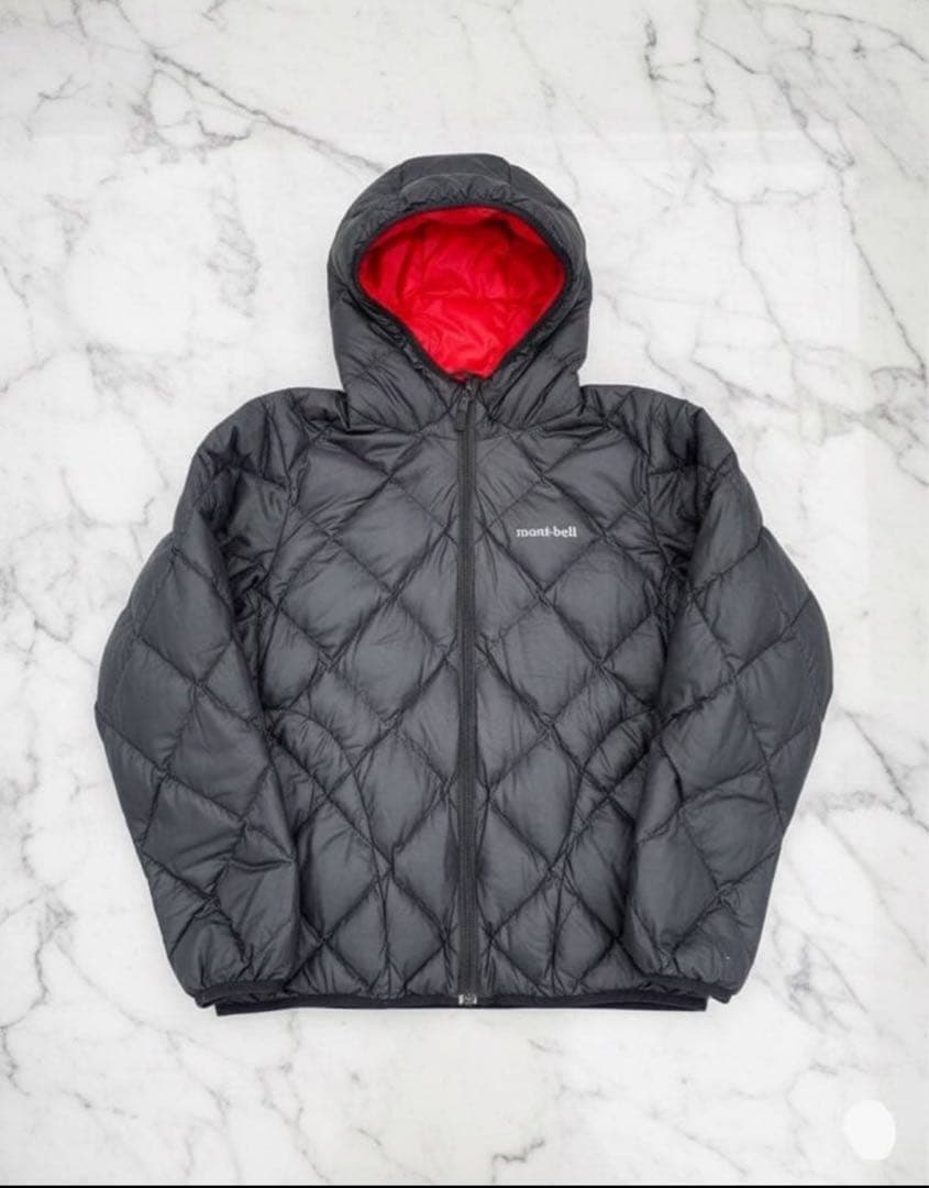 mont-bell ダウンジャケット キルティング　リバーシブル 黒/赤 良品 リバーシブルダウンジャケット キルティング 黒赤 モンベル mont