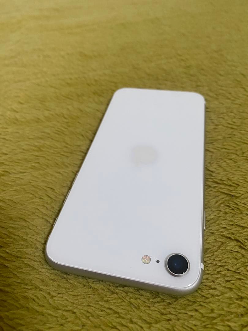 Apple iPhoneSE2(第2世代) 64GB ドコモ 本体 ホワイト - メルカリ