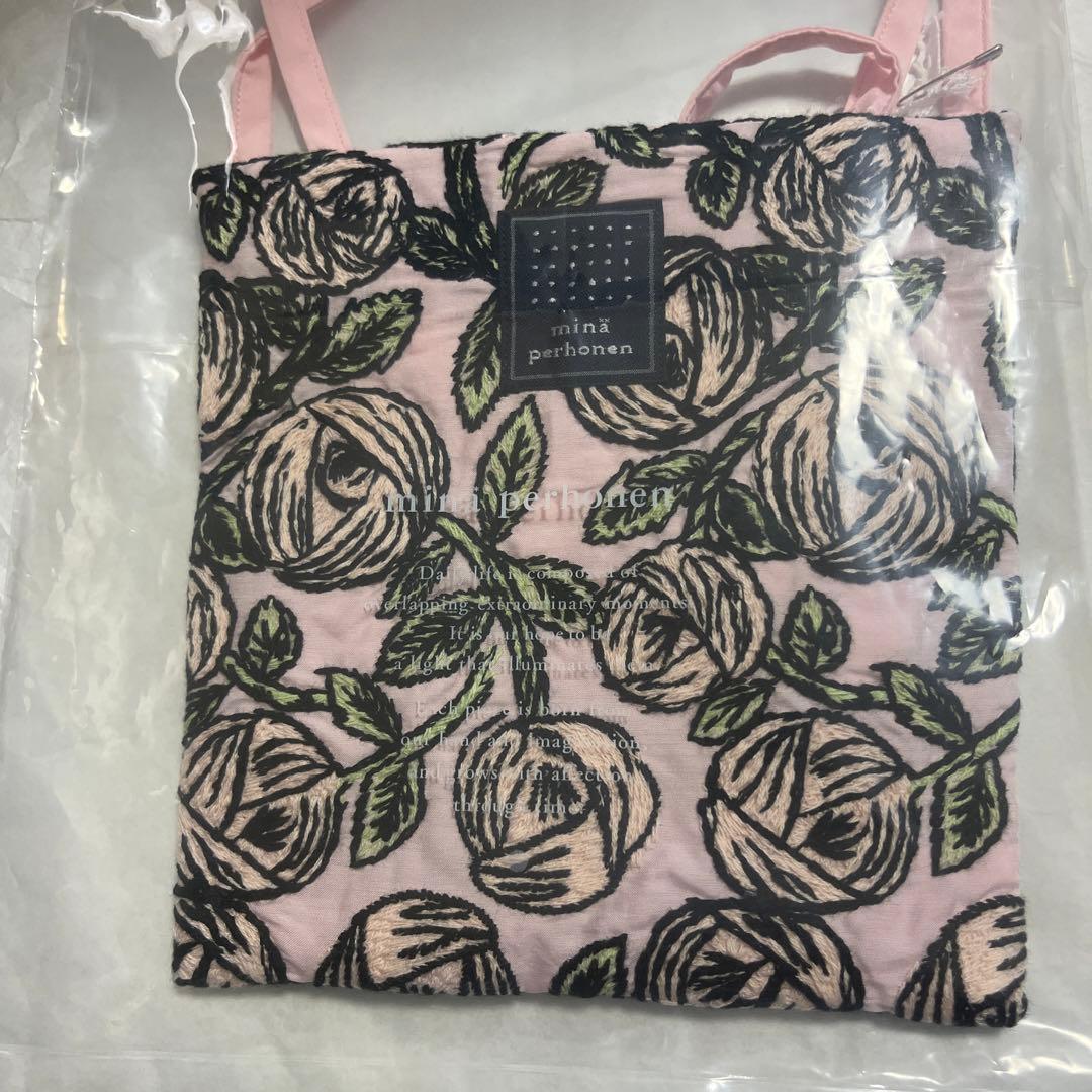 ミナ ペルホネン rosyポケットバッグ ピンク バッグ ポケットバッグ タンバリン ピンク｜ミナ ペルホネン / minä