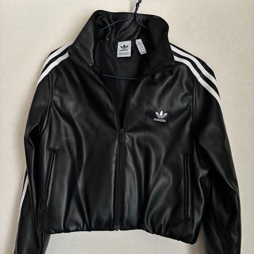 美品✨】アディダス adidas フェイクレザージャケット 短丈 M - メルカリ