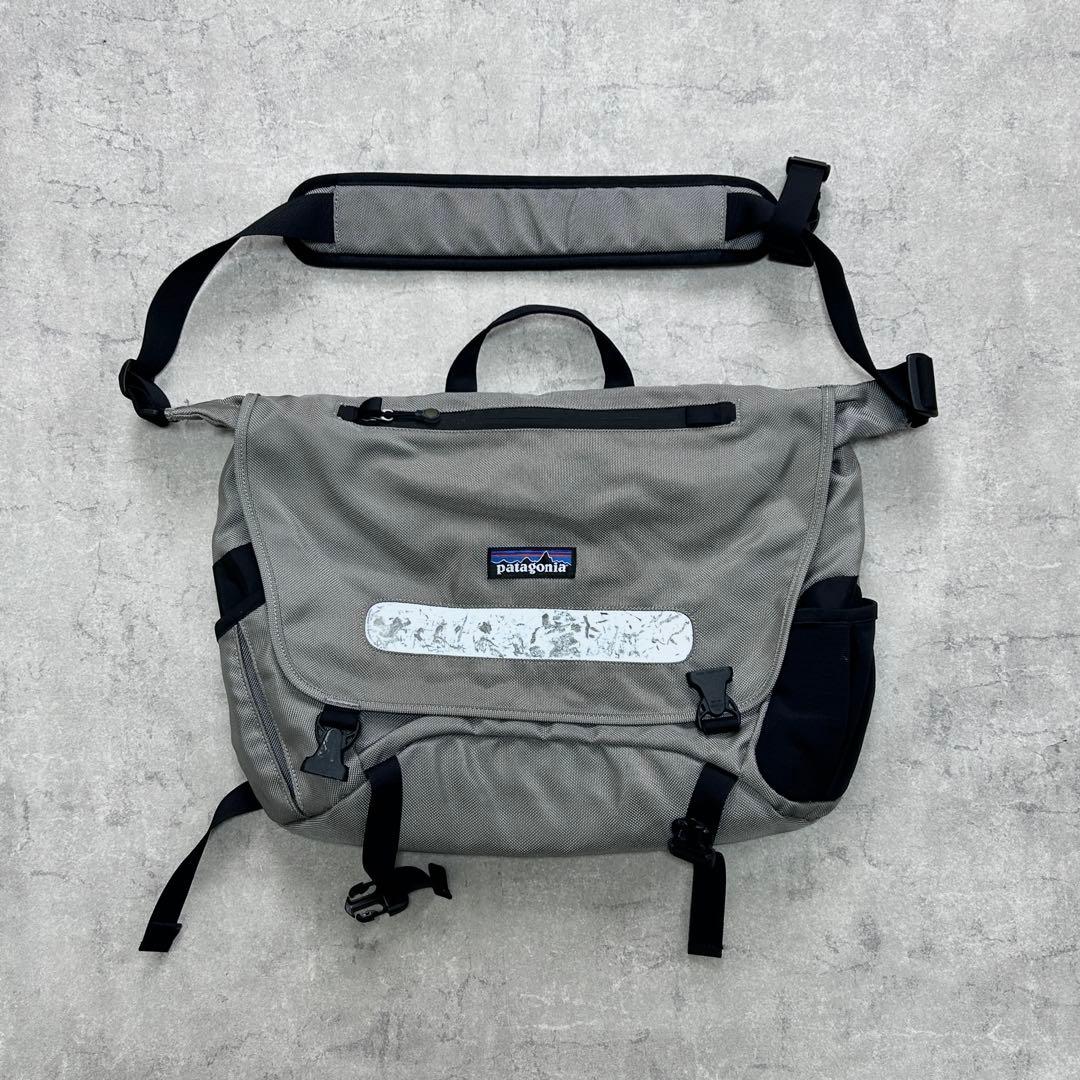 バッグ Patagonia Half Mass messenger bag gray Patagonia Half Mass Messenger Bag Feather Grey Courier Satchel