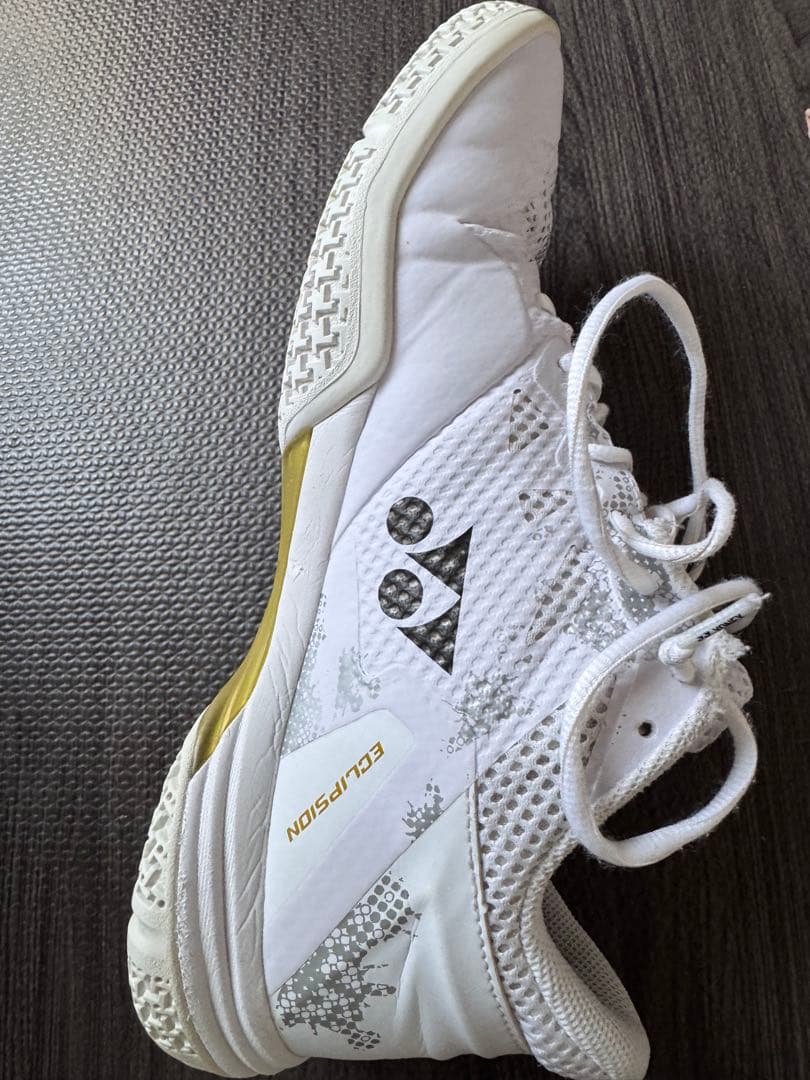 YONEX バドミントンシューズ ホワイト 27.0 - メルカリ