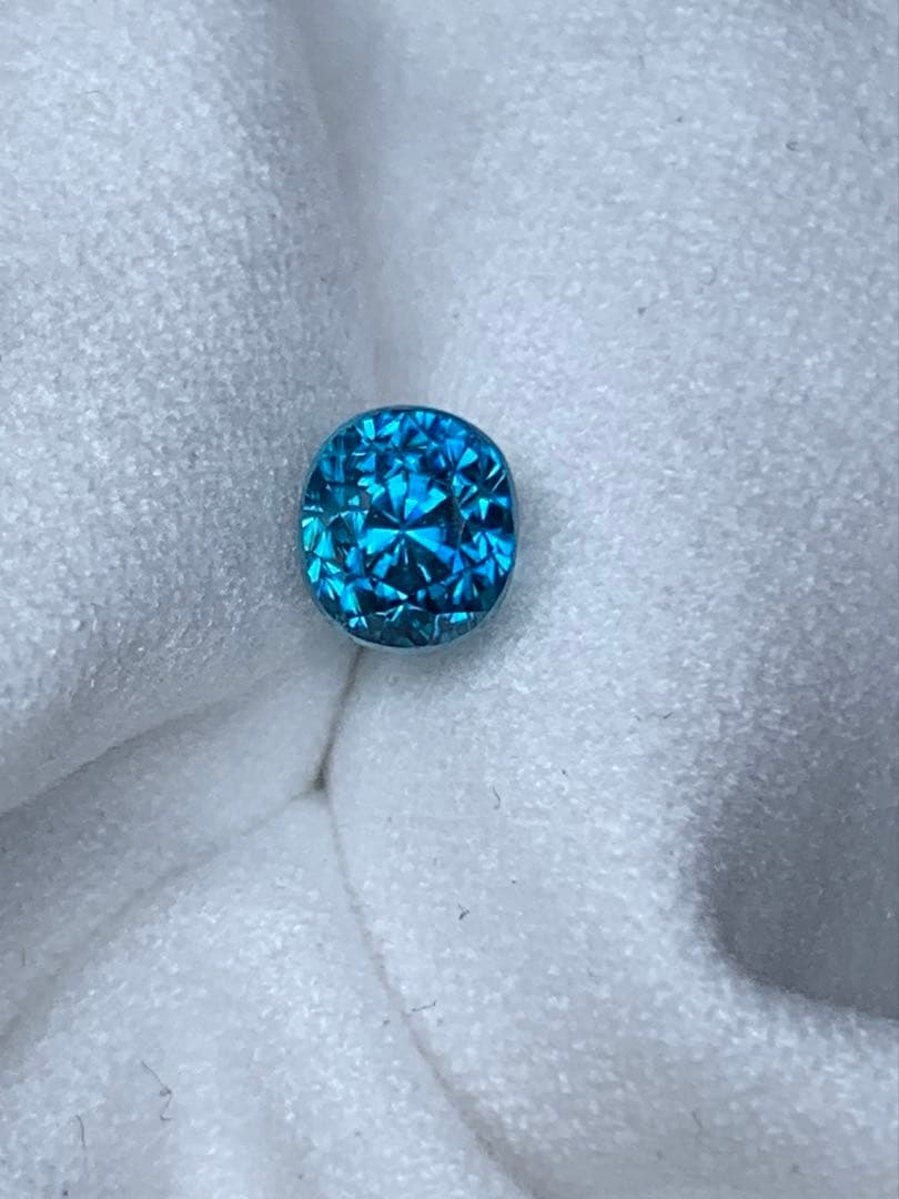 チ*介様 天然ブルージルコン 1.905ct