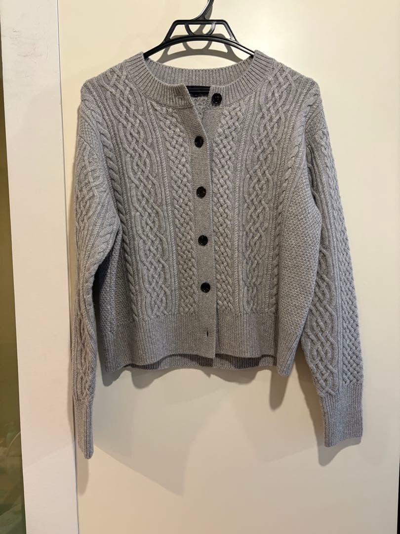 23区　ケーブルニットカーディガン　カシミヤブレンド　グレー　サイズ38 23区(ニジュウサンク)の【洗える】カシミヤブレンド ケーブルニット