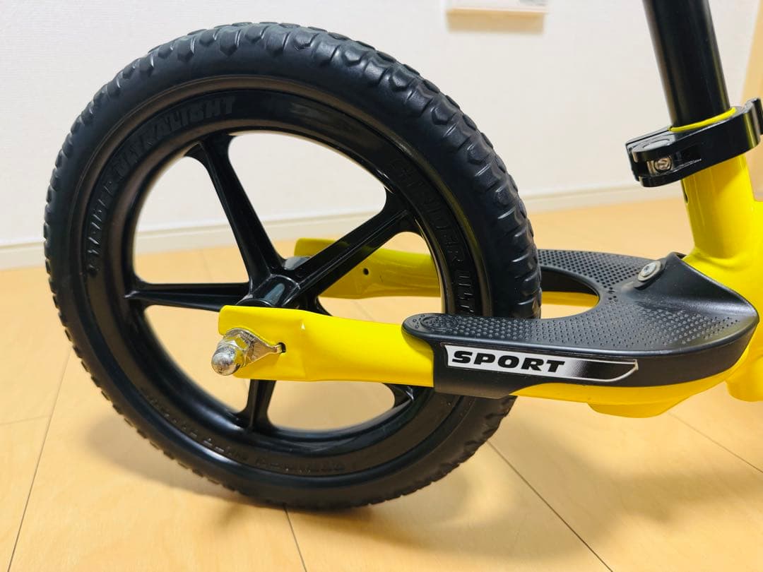 《状態良好・箱あり・美品》STRIDER SPORTS 新型 イエロー