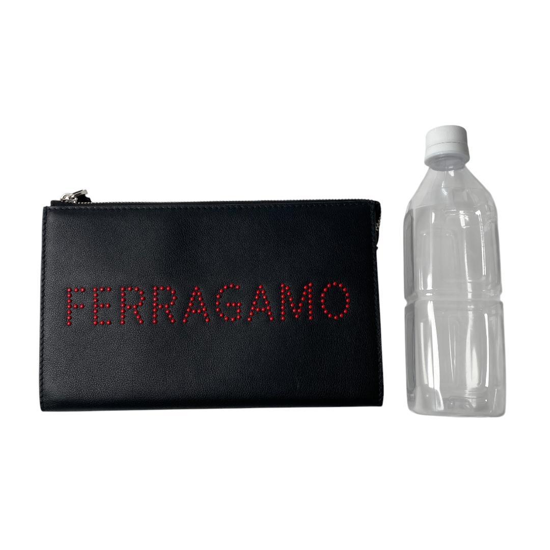 美品 フェラガモFERRAGAMO クラッチバッグ ロゴスタッズ 24-A121