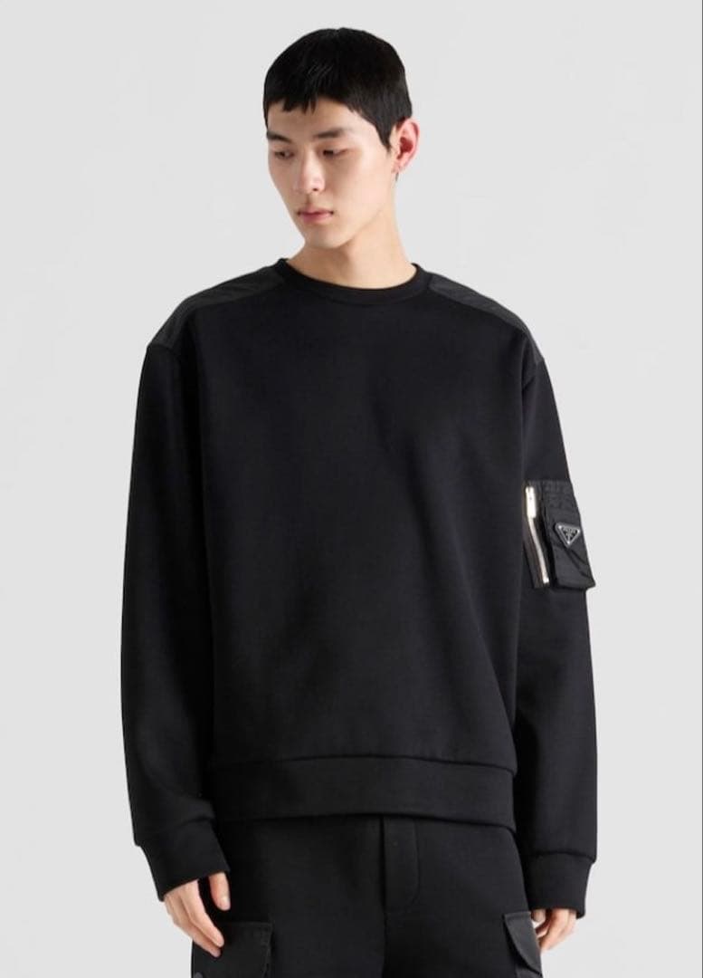 prada ロゴプレートトレーナー　Lサイズ　タグ付き　定価269500 prada ロゴプレートトレーナー Lサイズ タグ付き 定価269500 PRADA