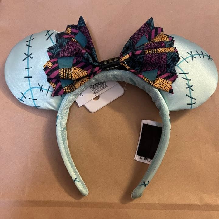 値下げ】海外ディズニー カチューシャ サリー - メルカリ