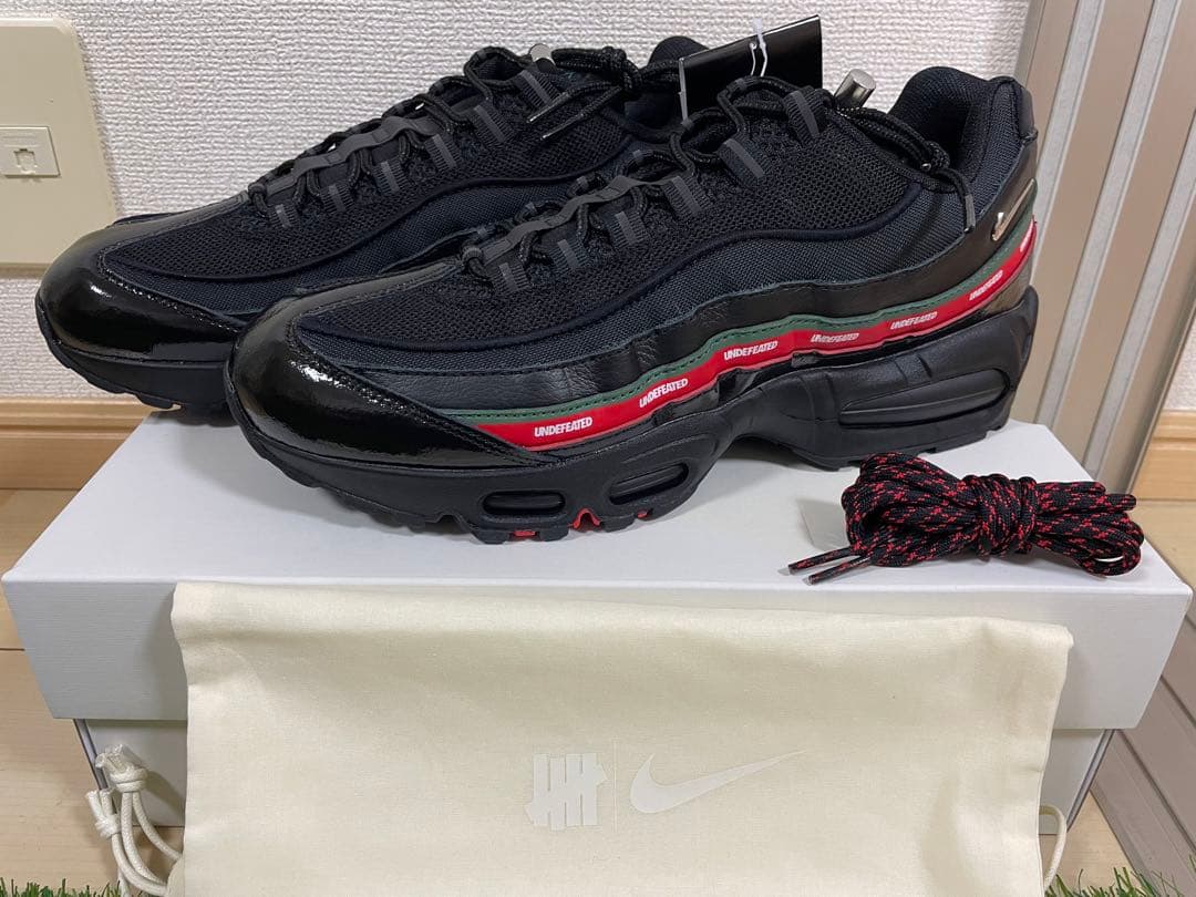 暁*橋様 最終値下新品未使用黒タグ付UNDEFEATED×ナイキエアマックス95 暁*橋様 最終値下新品未使用黒タグ付UNDEFEATED×ナイキエアマックス95