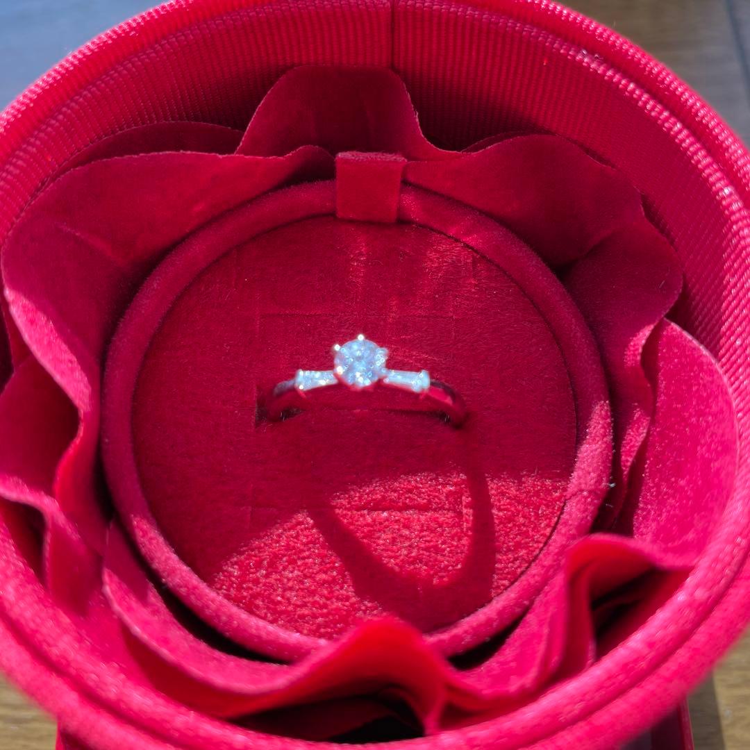 ラザールダイヤモンドリング PT900 0.25脇石0.08 VVS 2 D