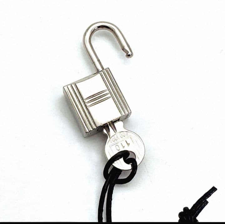 Hermès カデナ・キー パドロック 南京錠【No.110】 - メルカリ