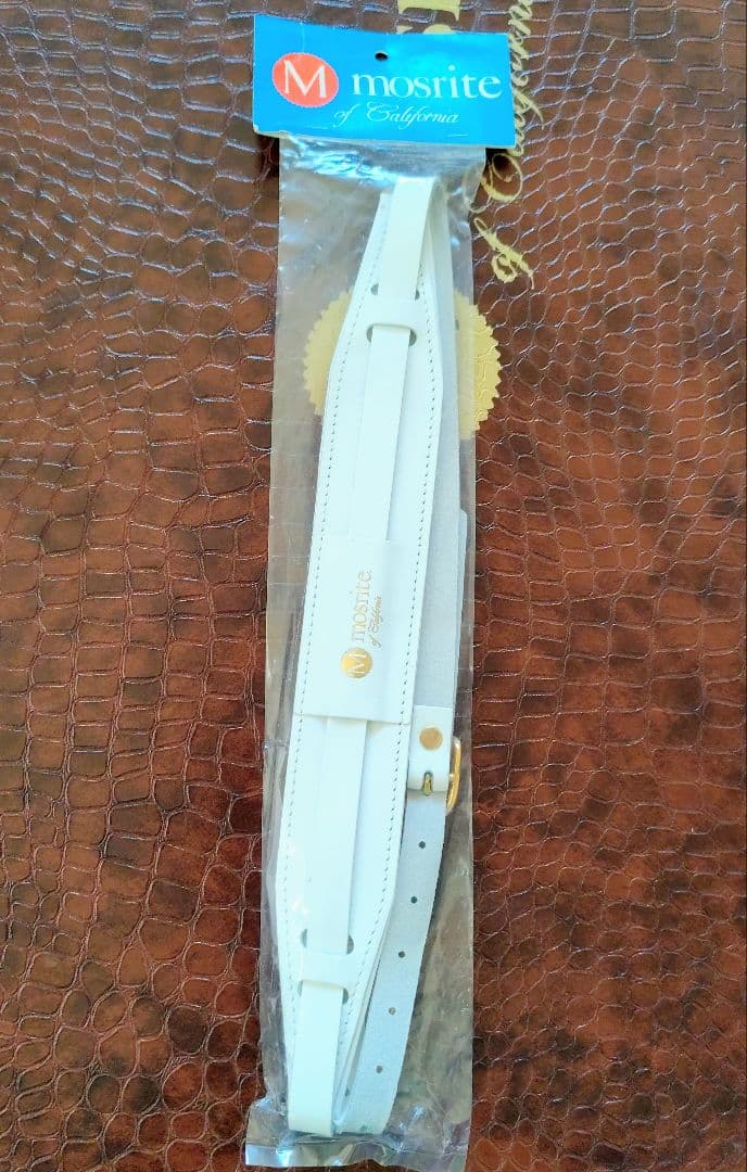 モズライトエレキギターパール ホワイト ハードケース。モズライト