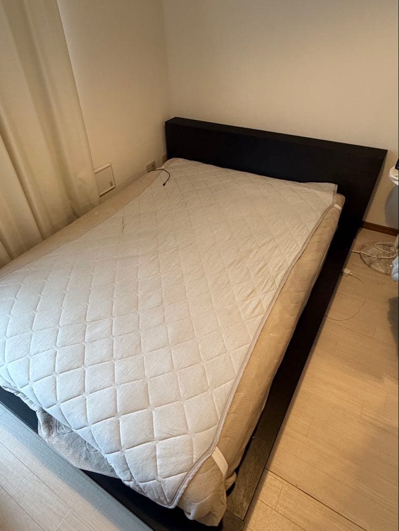 【40万】高級ダブルベッドマットレスとフレーム 木製 リブ加工 40万】高級ダブルベッドマットレスとフレーム 木製 リブ加工 40万