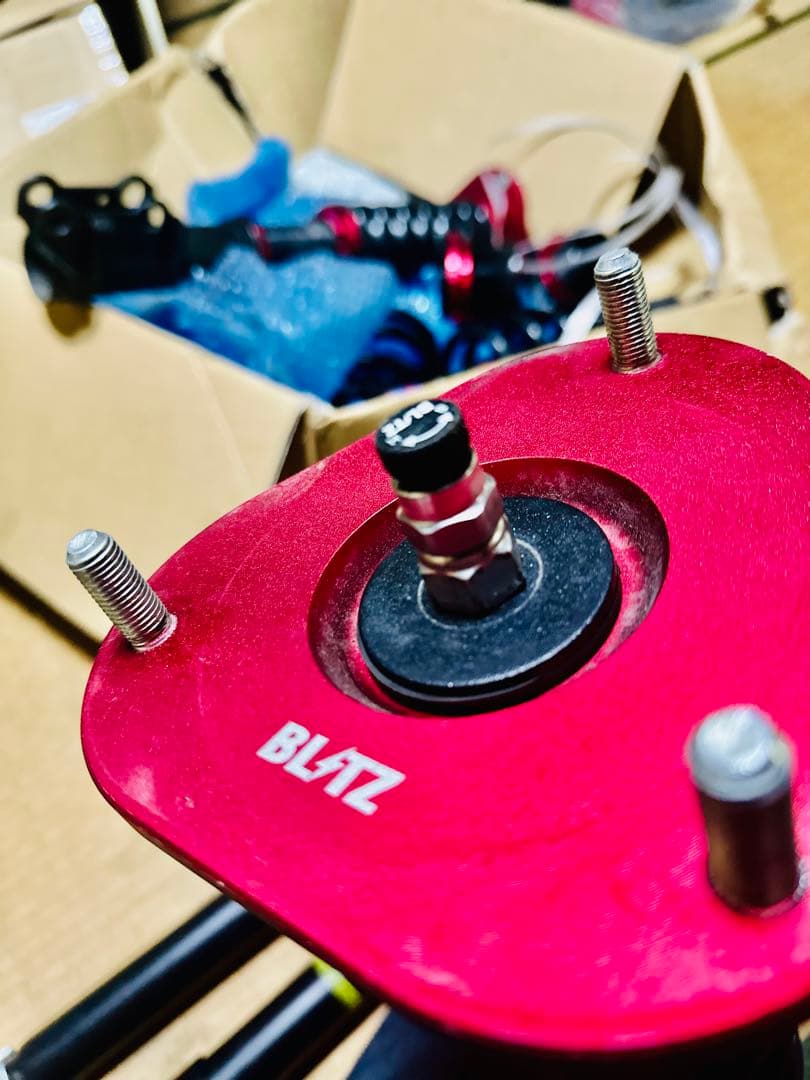 見切り処分！ハリアー BLITZ ダンパーZZR - メルカリ