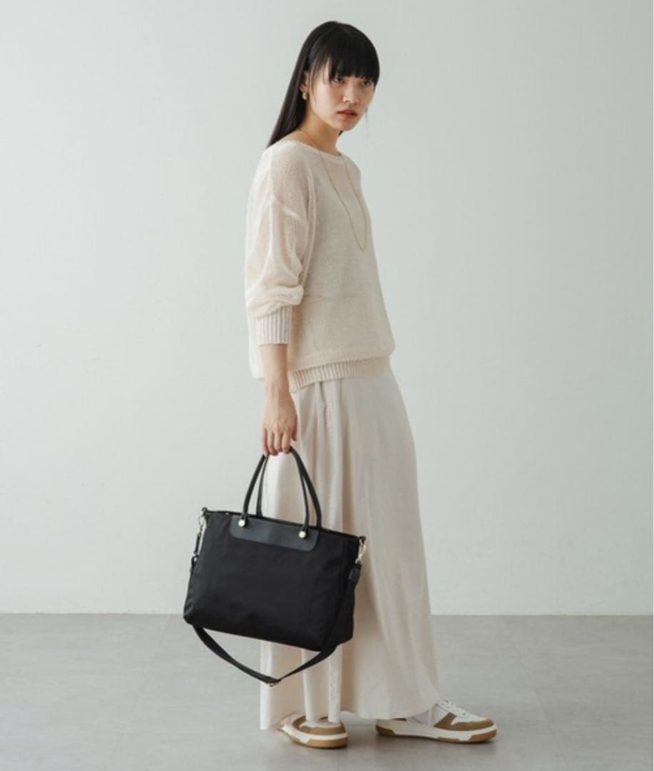 超美品ラシット今期A4入るポケット多数三層構造メタルロゴ2wayバッグ