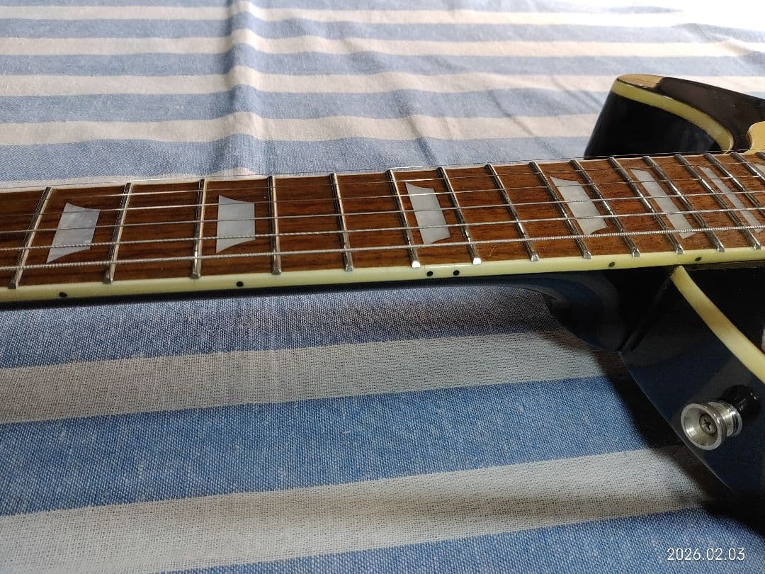 K・GarageのレスポールタイプセットネックのLost Pearlモデル美品