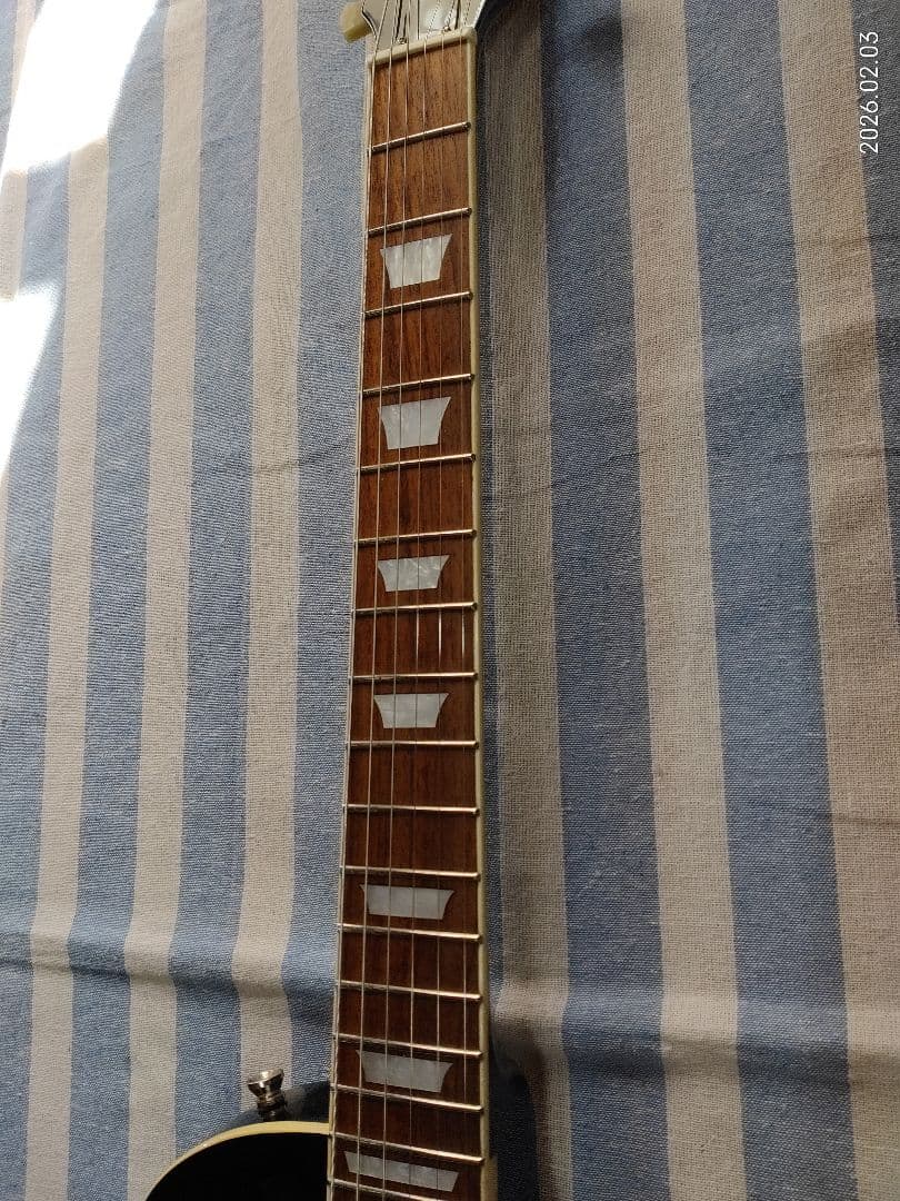 K・GarageのレスポールタイプセットネックのLost Pearlモデル美品