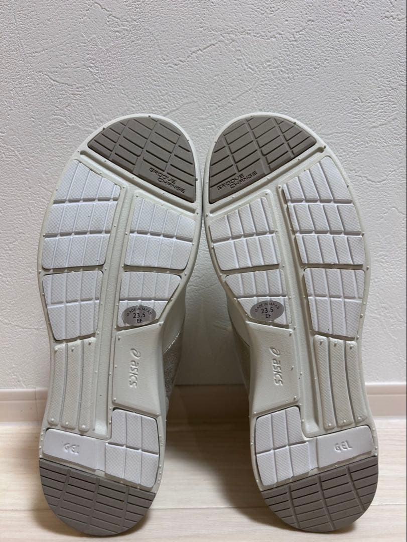 ノエル　ホワイト asics pedala スニーカー 23.5cm