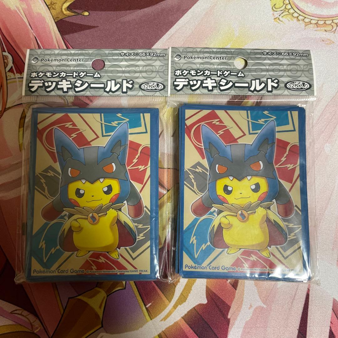 メガルカリオのポンチョを着たピカチュウ スリーブ 64枚 - メルカリ