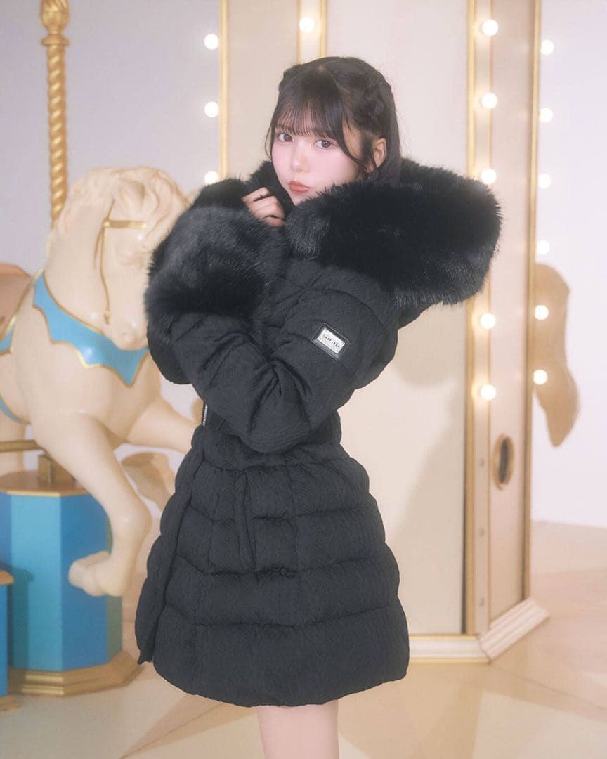 新品未使用 ミシェルマカロン ケーブル柄ベルトダウンコート XS