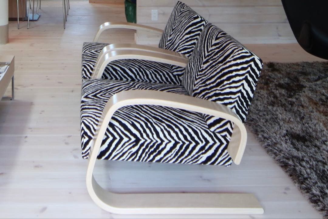 北欧家具Artek / アルテックタンクソファ400ゼブラ一脚 - メルカリ