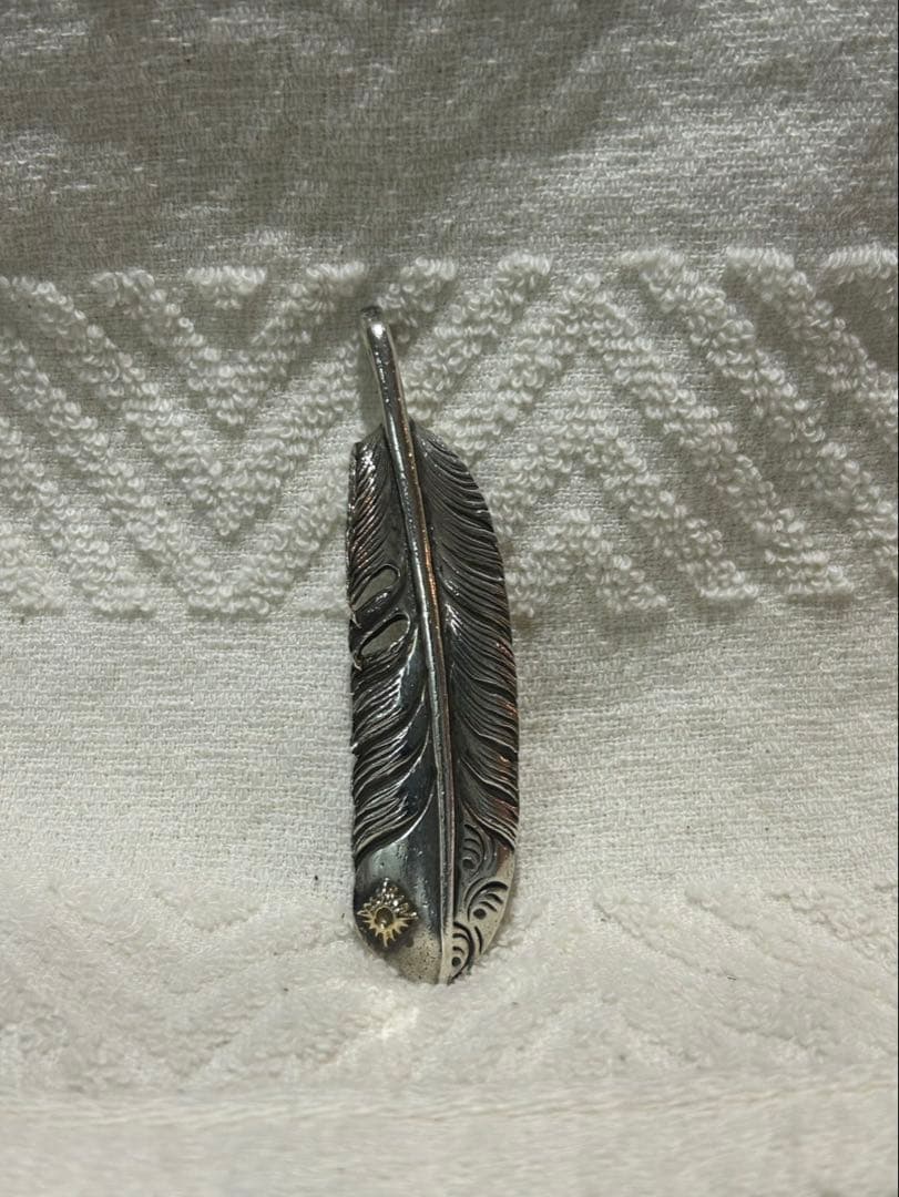 ARIZONAFREEDOM羽根ネックレス　フェザー太陽神K18 右向き ARIZONAFREEDOM羽根ネックレス フェザー太陽神K18 右向き