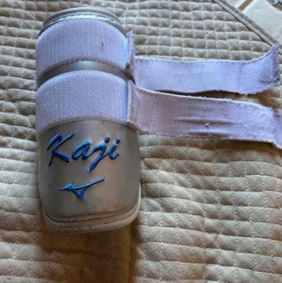 ゆ*ま様 横浜DeNAベイスターズ梶原選手使用エルボーガード 梶原 昂希 ｜ 横浜DeNAベイスターズ