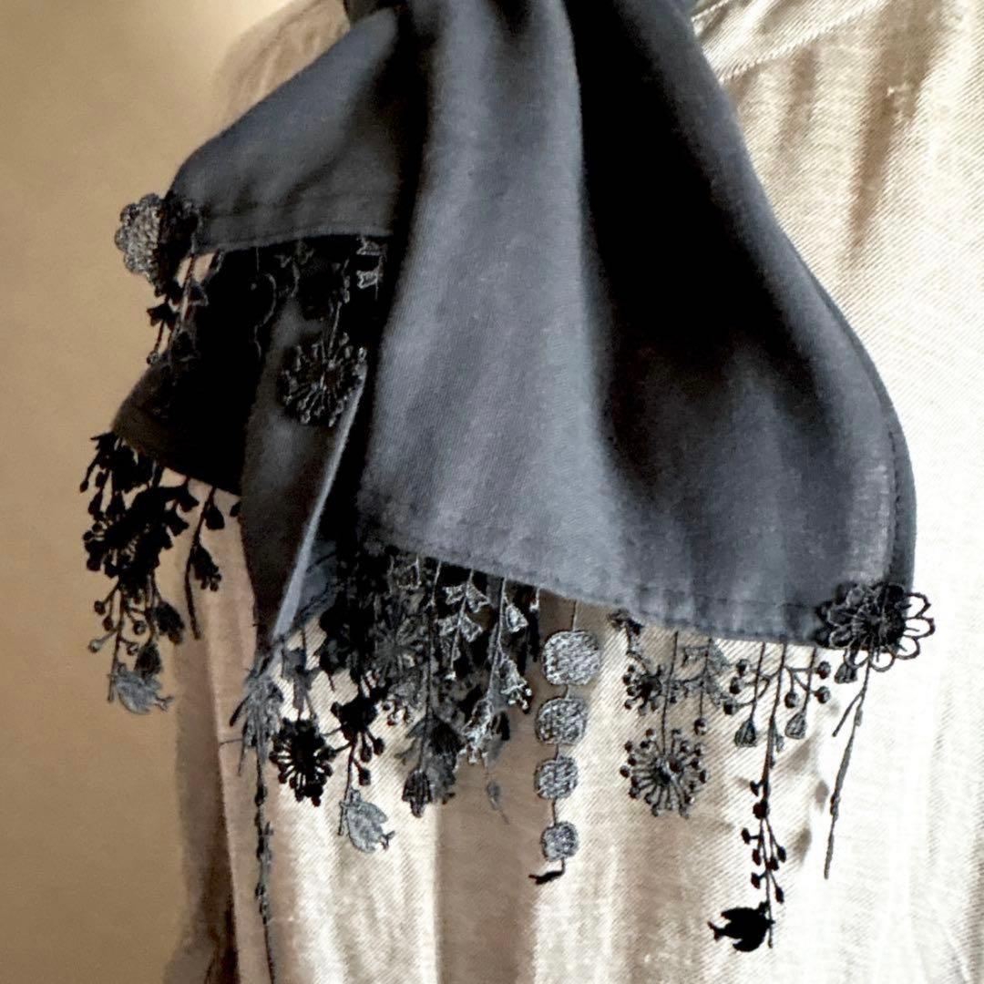 ミナペルホネンハンドメイドanemoneブローチと柔らかガーゼストール