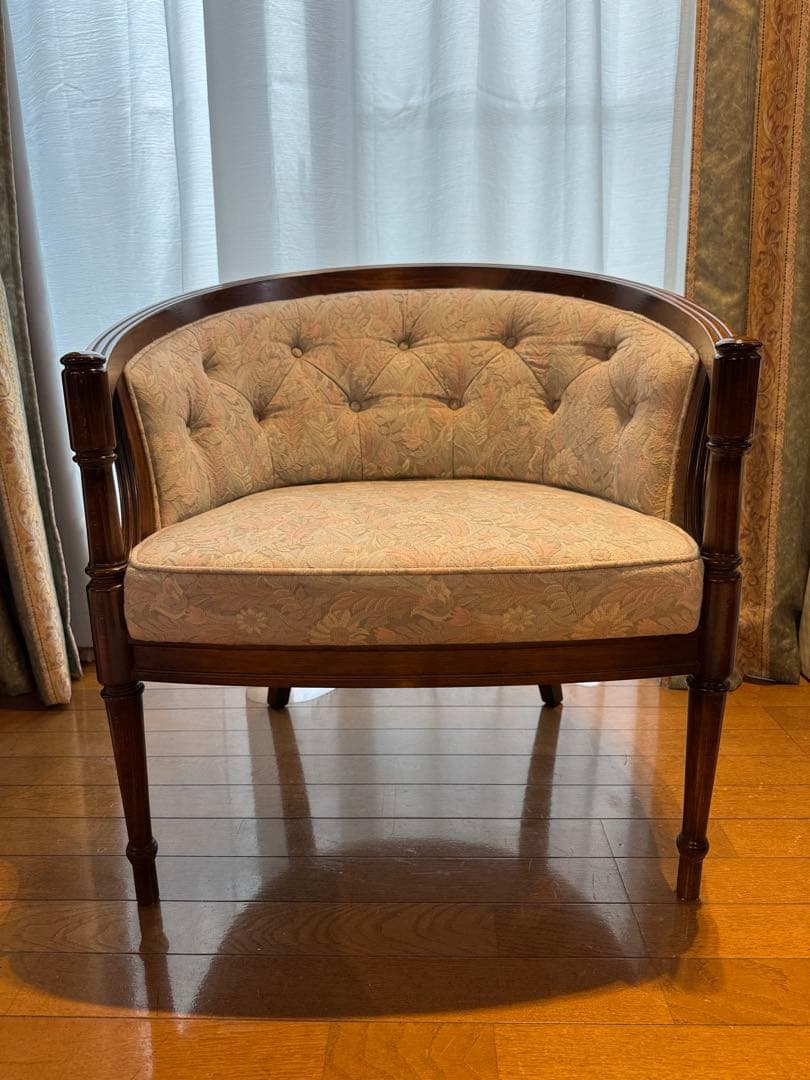 アンティーク椅子　カリモク Karimoku(カリモク家具)のCOLONIAL(コロニアル)シリーズ WC6000肘掛