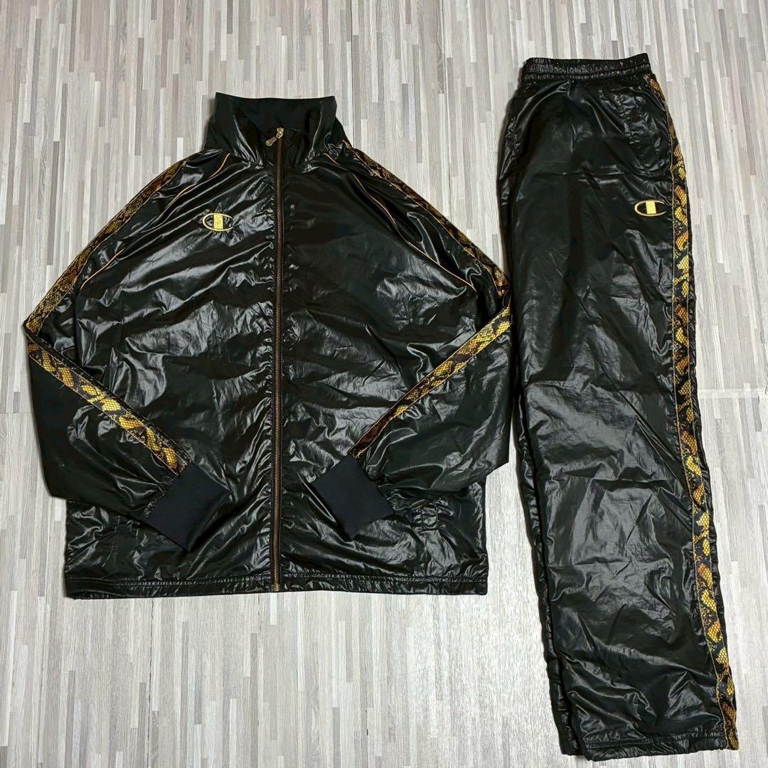 championチャンピオン　ナイロンセットアップ　ブラック×ゴールド　XL championチャンピオン ナイロンセットアップ ブラック×ゴールド XL