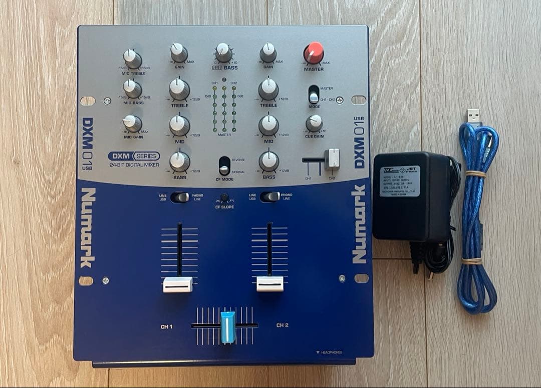 【動作品】Numark dxm01 USB dj ミキサー DXM01 USB - Numark DXM01 USB - Audiofanzine