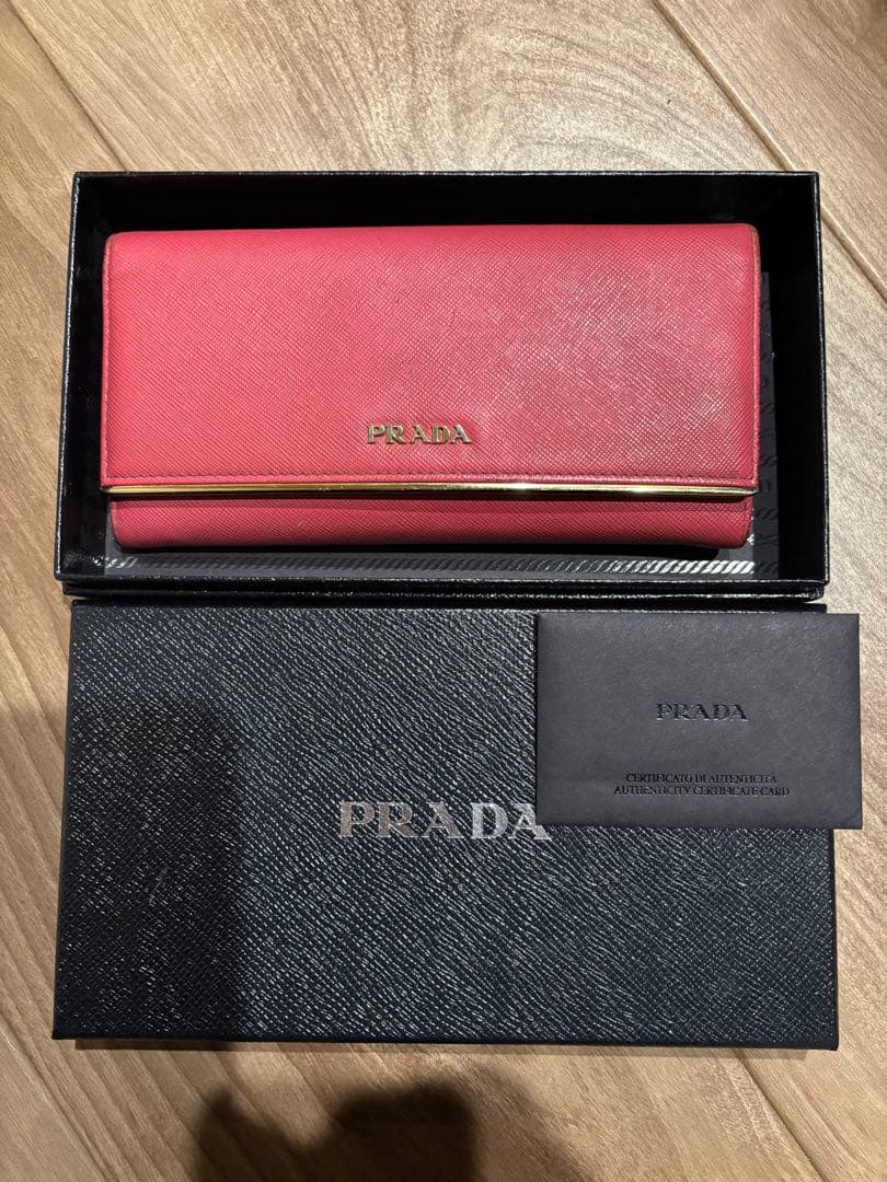 PRADA ピンク 長財布 サフィアーノレザー - メルカリ