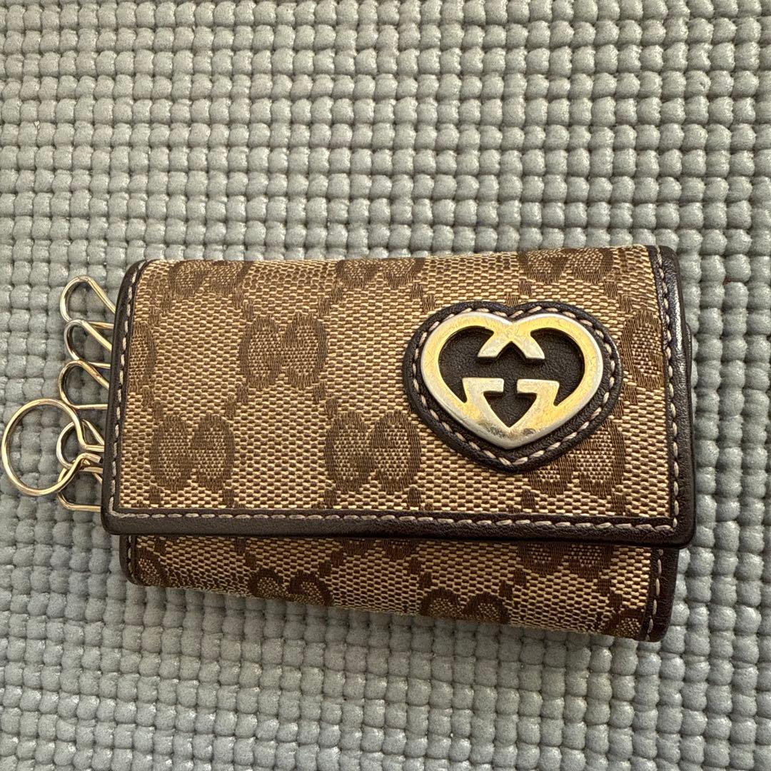 GUCCI GGキャンバス キーケース - メルカリ