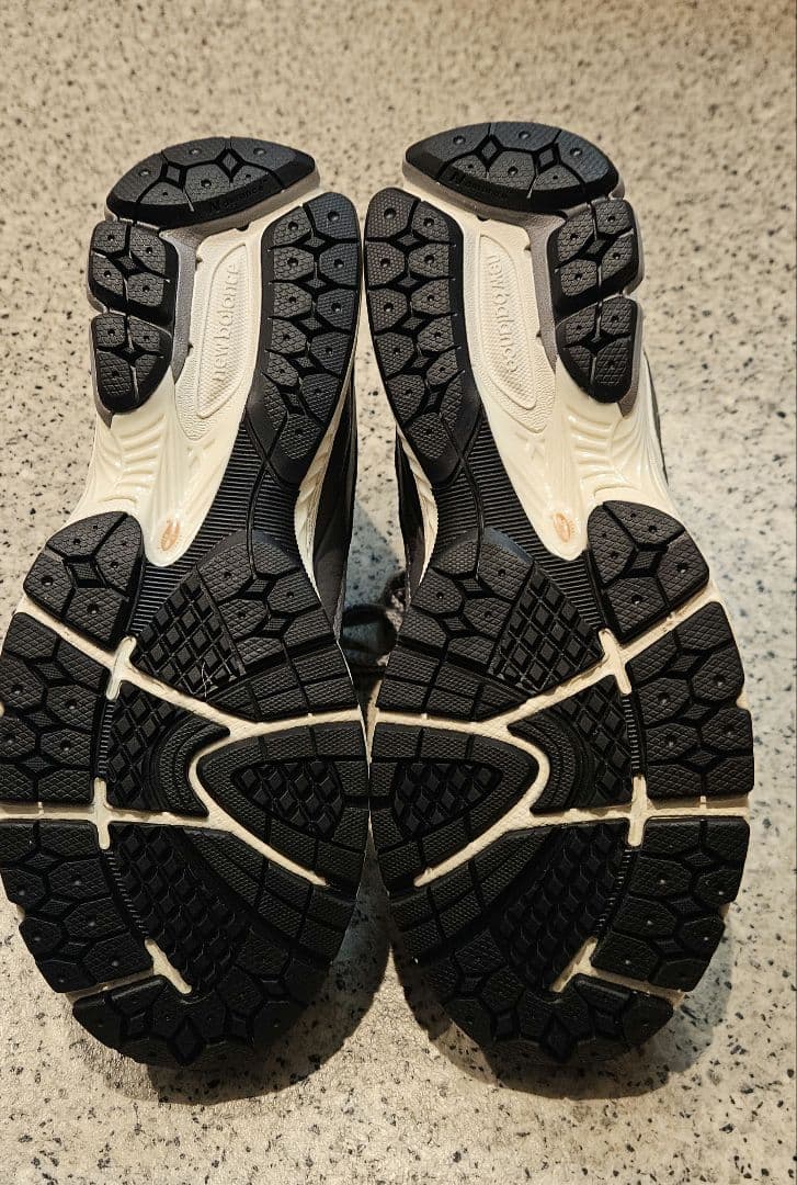 New Balance M2002RHP 27cm グレー/ネイビー/ゴールド - メルカリ