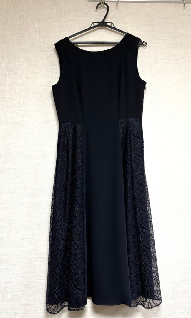 【エメ2025 一回着用】サイドレースフィット&フレアノースリーブドレス AIMER（エメ） ドレス サイドレースフィット＆フレアノースリーブ