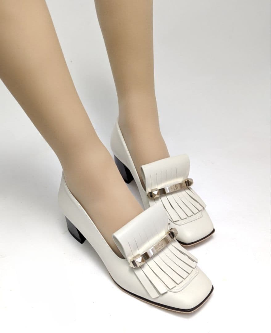 新品そっくりさん⭐ヴァレンティノガラヴァーニ ロックスタッズ