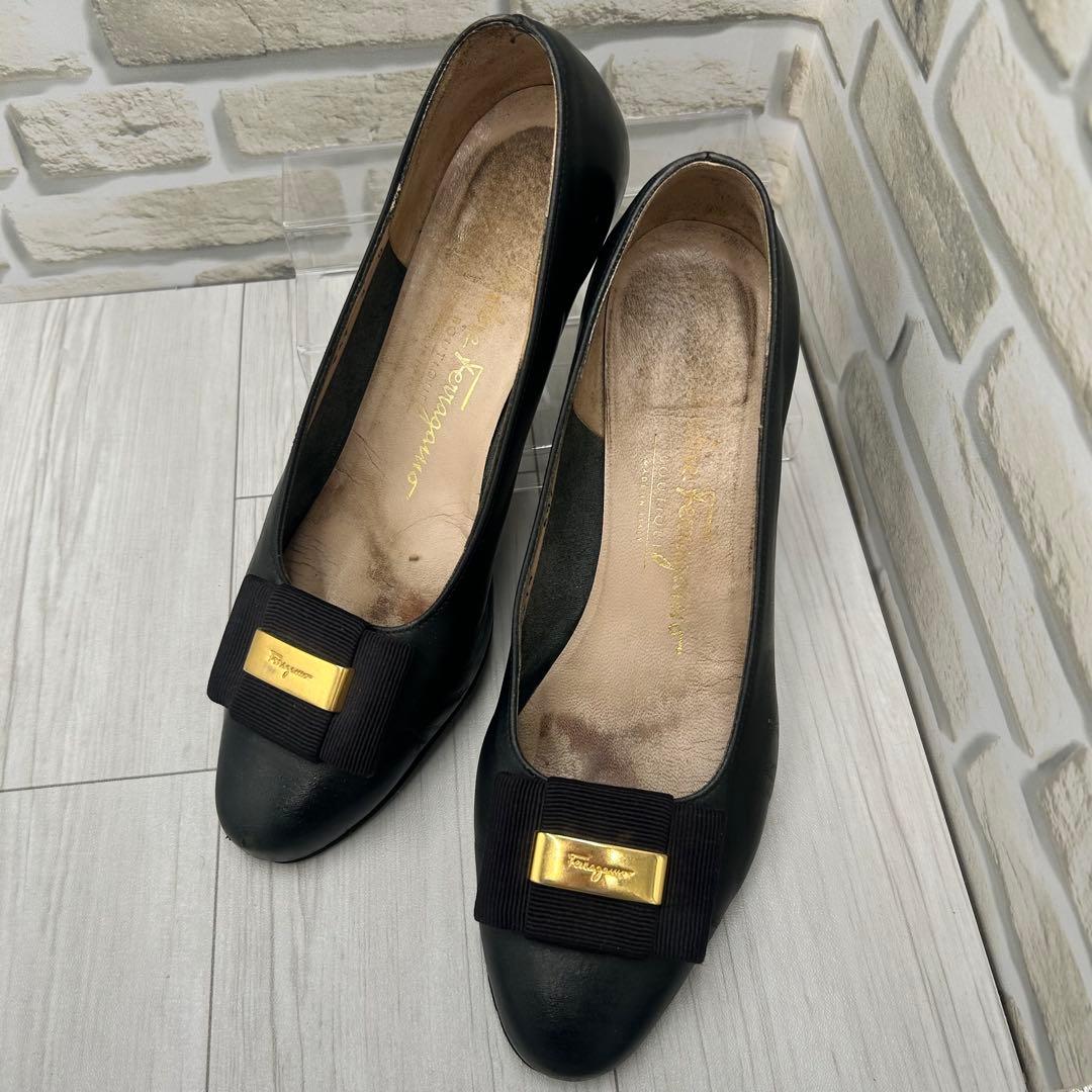フェラガモ】パンプス 5C （22cm相当）黒 ヴァラリボン - メルカリ