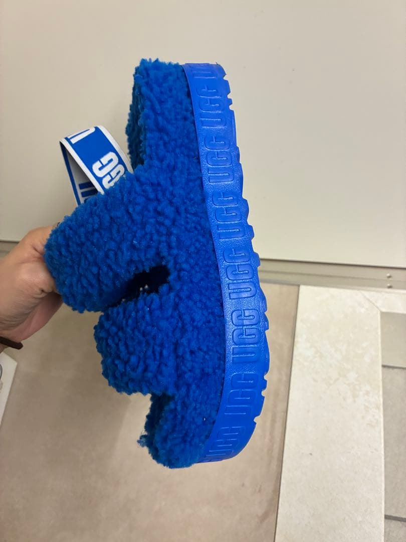 希少色 アグ オー フラッフィータ 厚底 もこもこサンダル ブルー 24cm
