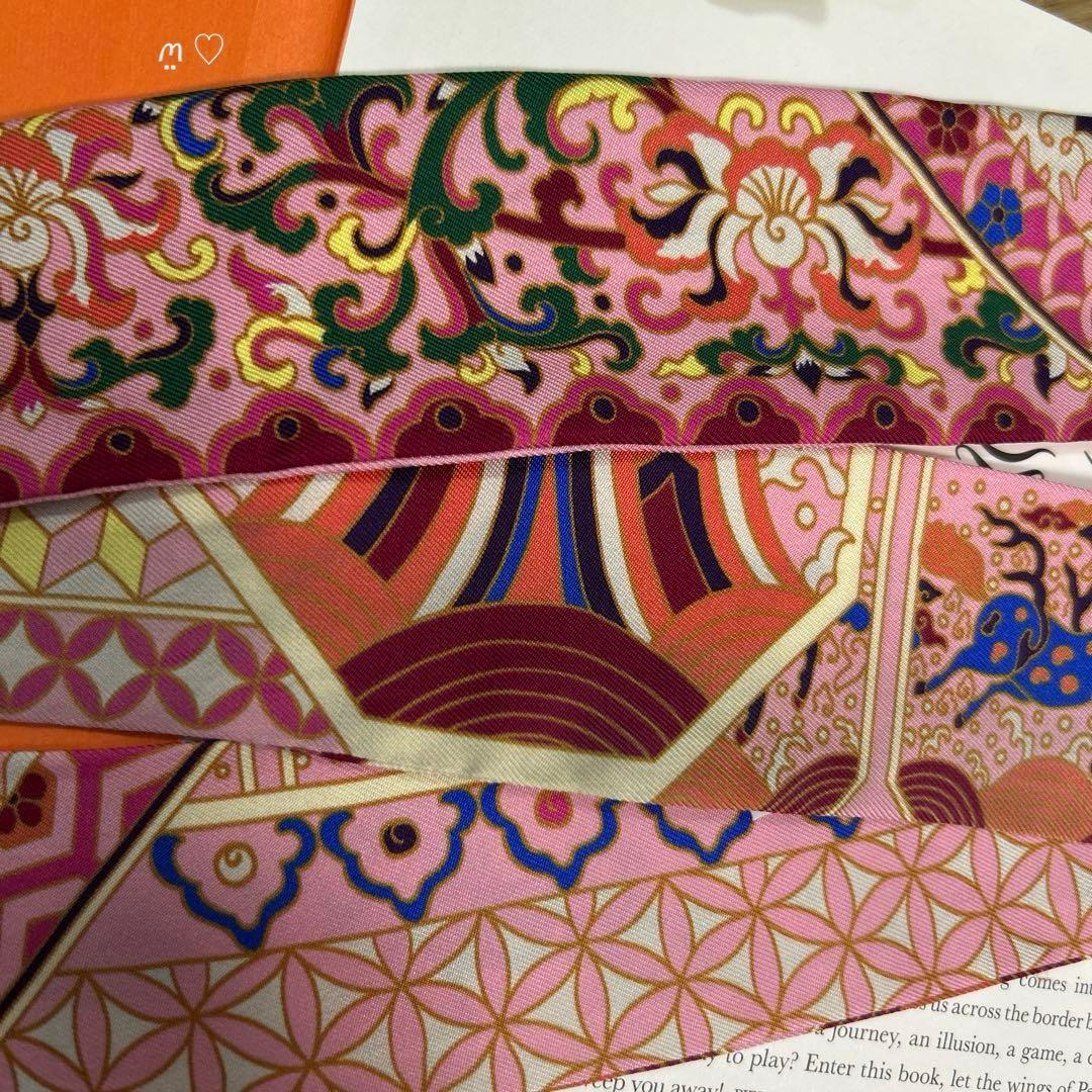 HERMESエルメス ツイリー 王室のコレクション リボンスカーフ ピンク