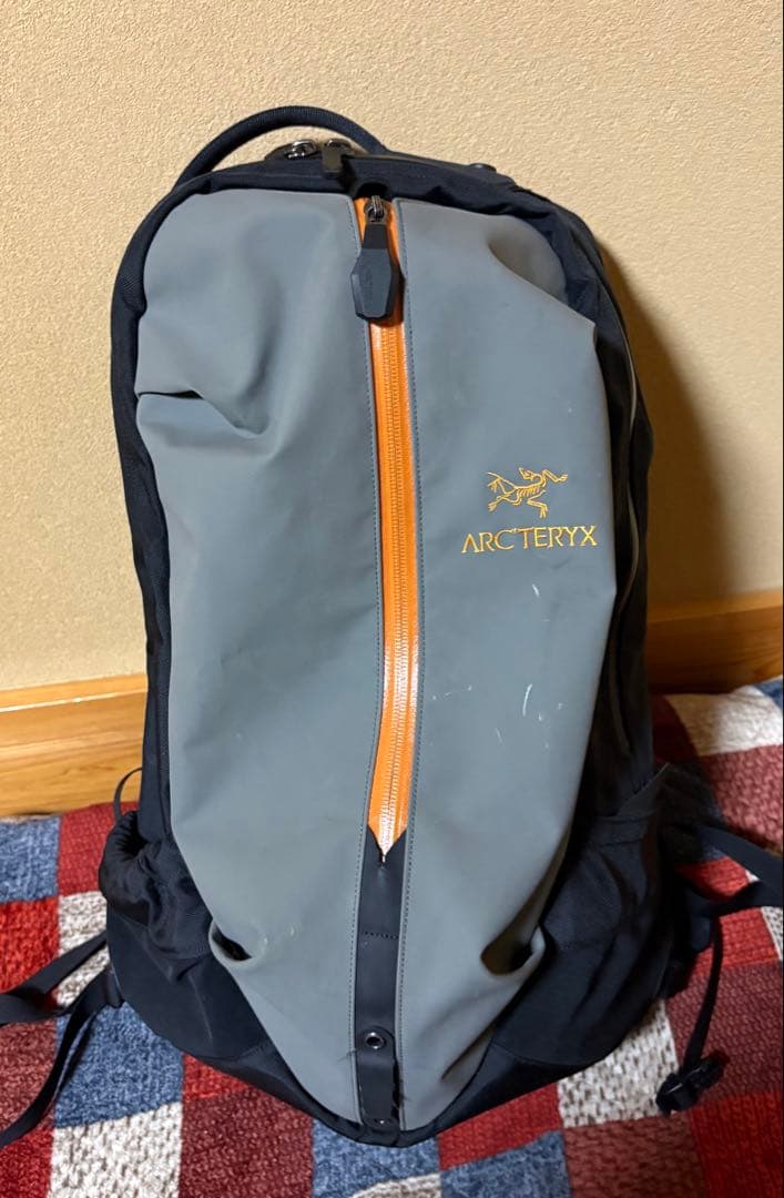 ARC’TERYX BEAMS 別注 アロー 22 アークテリクスの傑作「アロー22」が、ビームス別注でクレイジーカラー