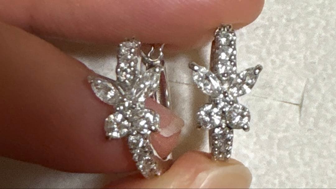 ダイヤモンドフープピアス バタフライモチーフ 0.70ct