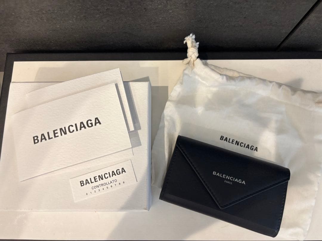 バレンシアガ　キーケース　6連　キーリング付き★未使用★ バレンシアガ キーケース 6連 スマートキー キーリング付き 人気