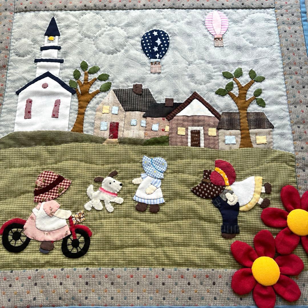 パッチワークタペストリー スーちゃん キルト - メルカリ