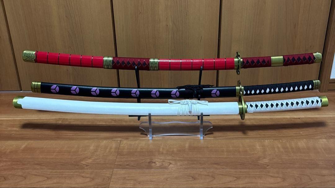 ワンピース　三代鬼徹　黒刀秋水　和道一文字　金属製　模造刀 ワンピース one piece ロロノア・ゾロ 黒刀秋水 雪走 三代鬼徹 和道