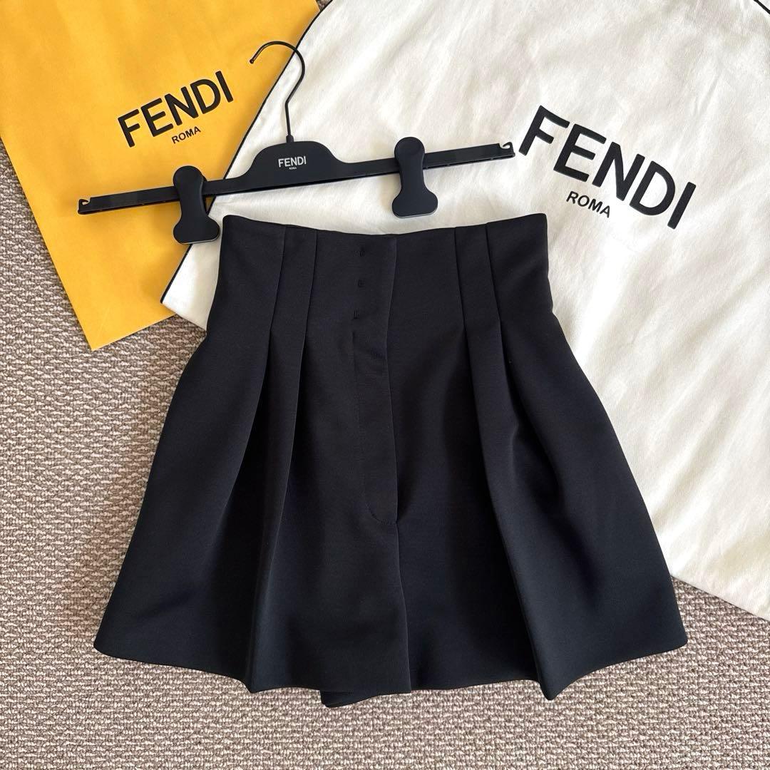 FENDI フェンディ ハイウエストショートパンツ ブラック 楽天市場】フェンディ FENDI ハーフパンツ メンズ ボトムス 全体FF